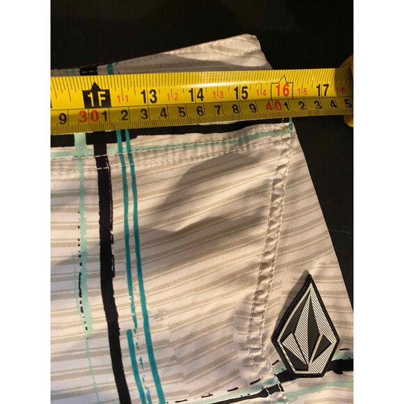 Volcom Boardies Mens 29 Board Shorts Beach Swim Trunks VZS 2 Way Stretch - Picture 4 of 6